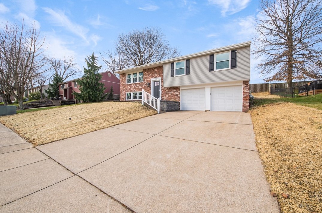 336 Willow Hedge Dr, Monroeville, PA 15146
