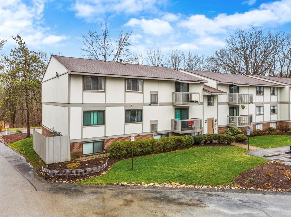 505 Hunters Path Rd #24 South, Bridgeville, PA 15017