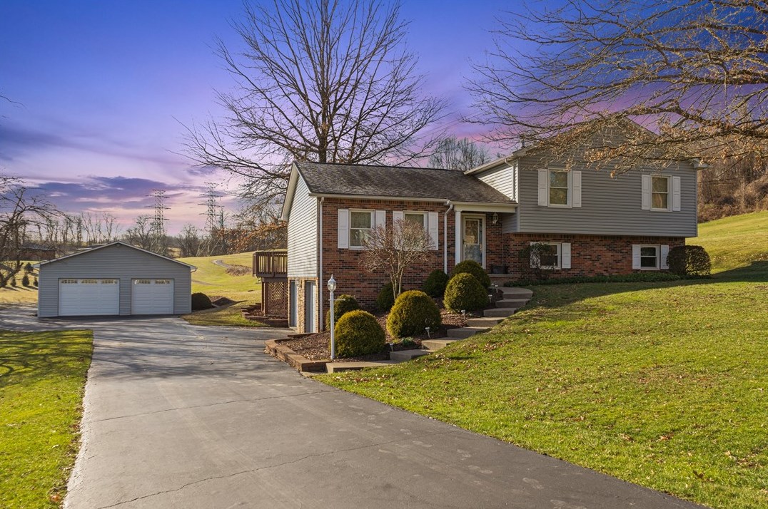 414 Vernon Dr, West Newton, PA 15089-2802
