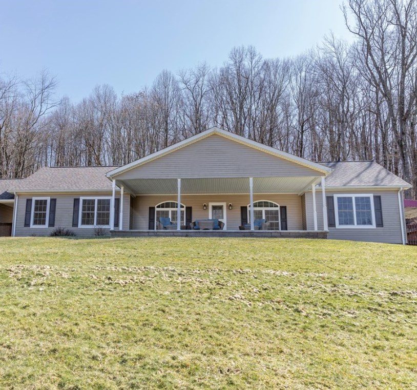 92 Chapel Hill Rd, Claysville, PA 15323