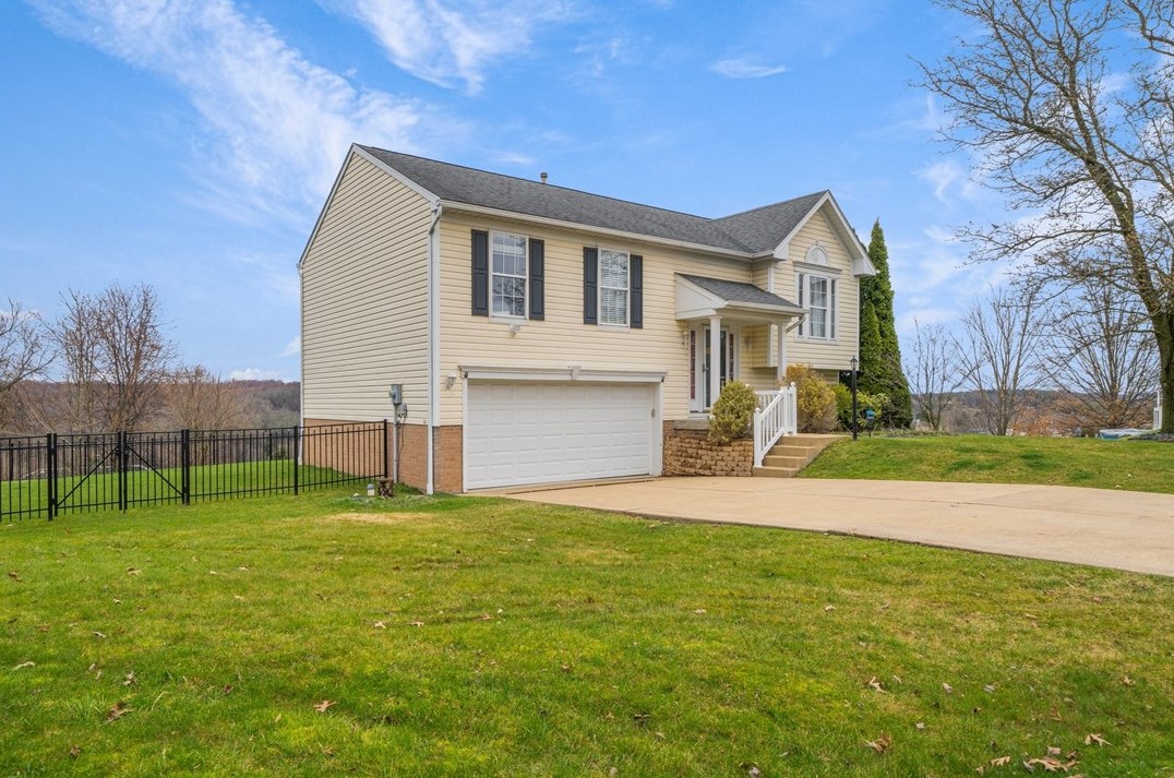8541 Singletree Ct, North Huntingdon, PA 15642