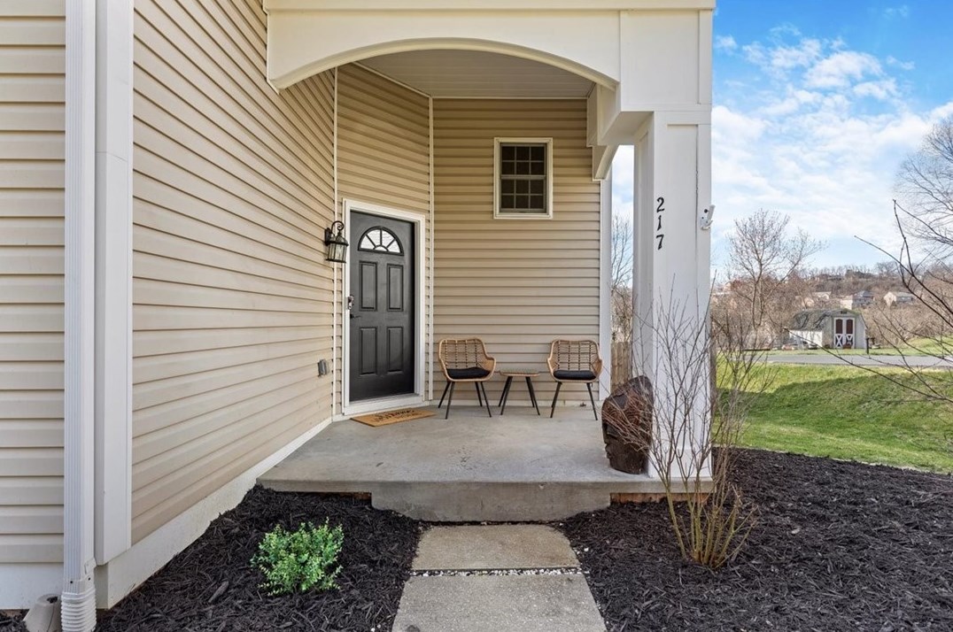 217 Deerfield Dr North, Canonsburg, PA 15317