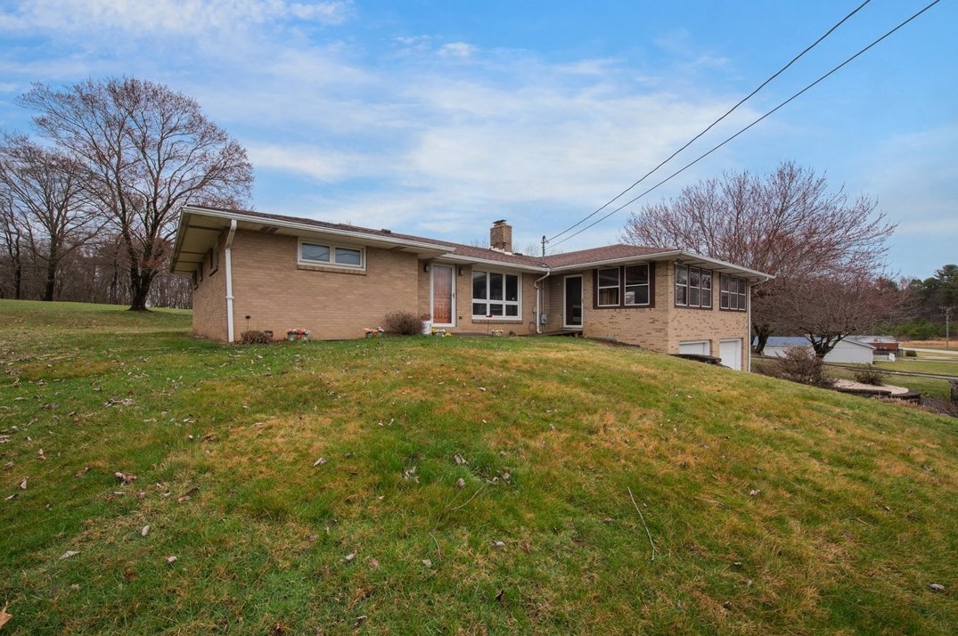 221 Story Rd, Export, PA 15632