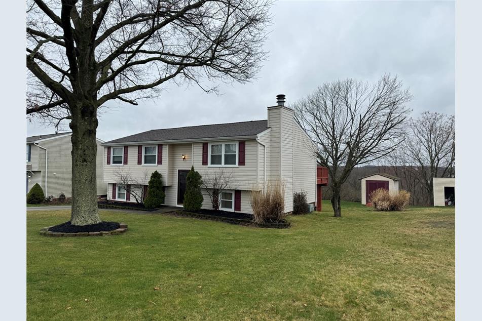 413 Scottsdale Dr, Moon/Crescent Twp, PA 15108 MLS 1644198 Coldwell