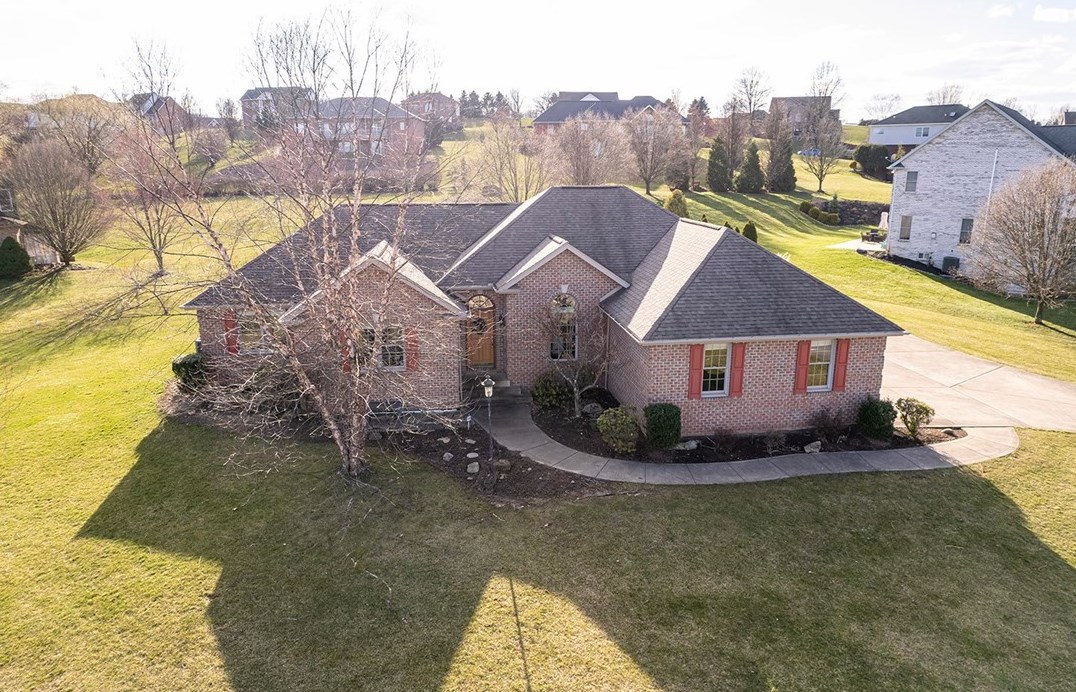 1027 Valleyview Dr, Latrobe, PA 15650-4727