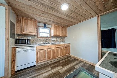 102 Hillcrest Ave, Polk, PA 16342