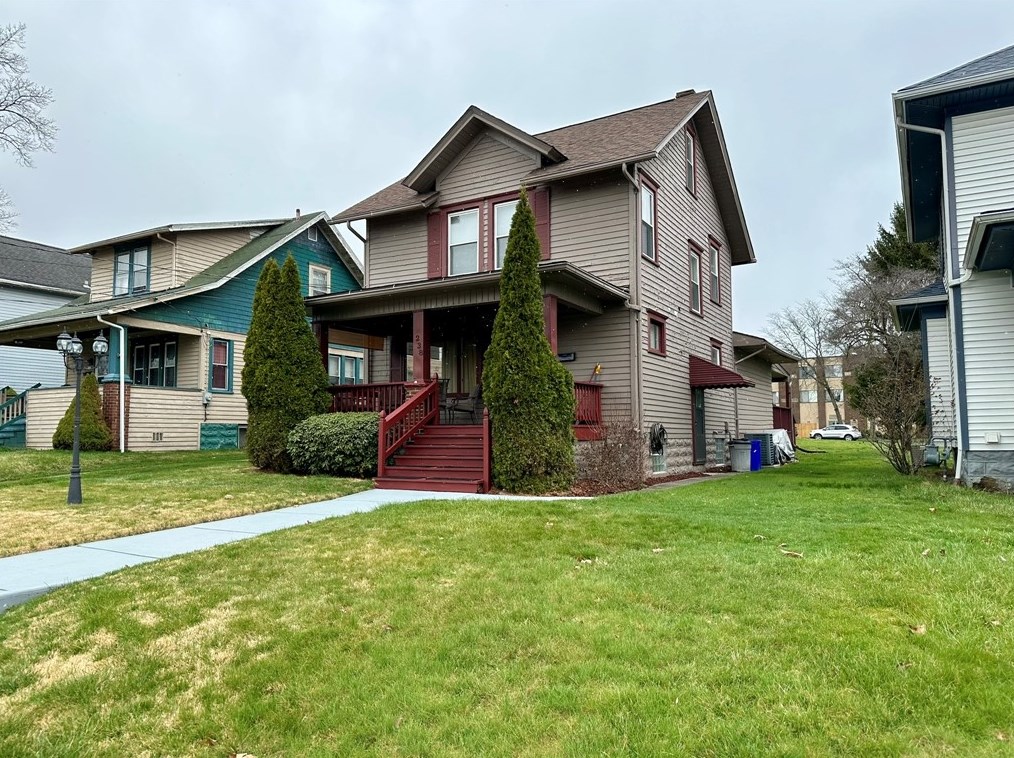 238 W Moody Ave, New Castle, PA 16101