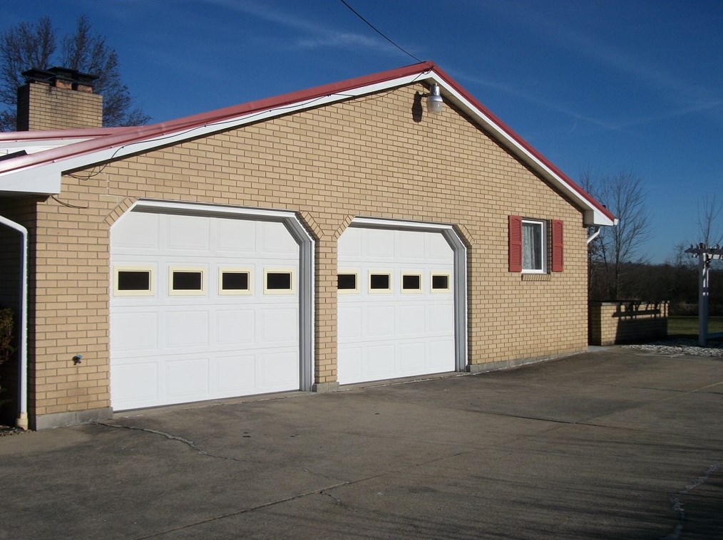 561 Old Waynesburg Rd, Fairdale, PA 15320