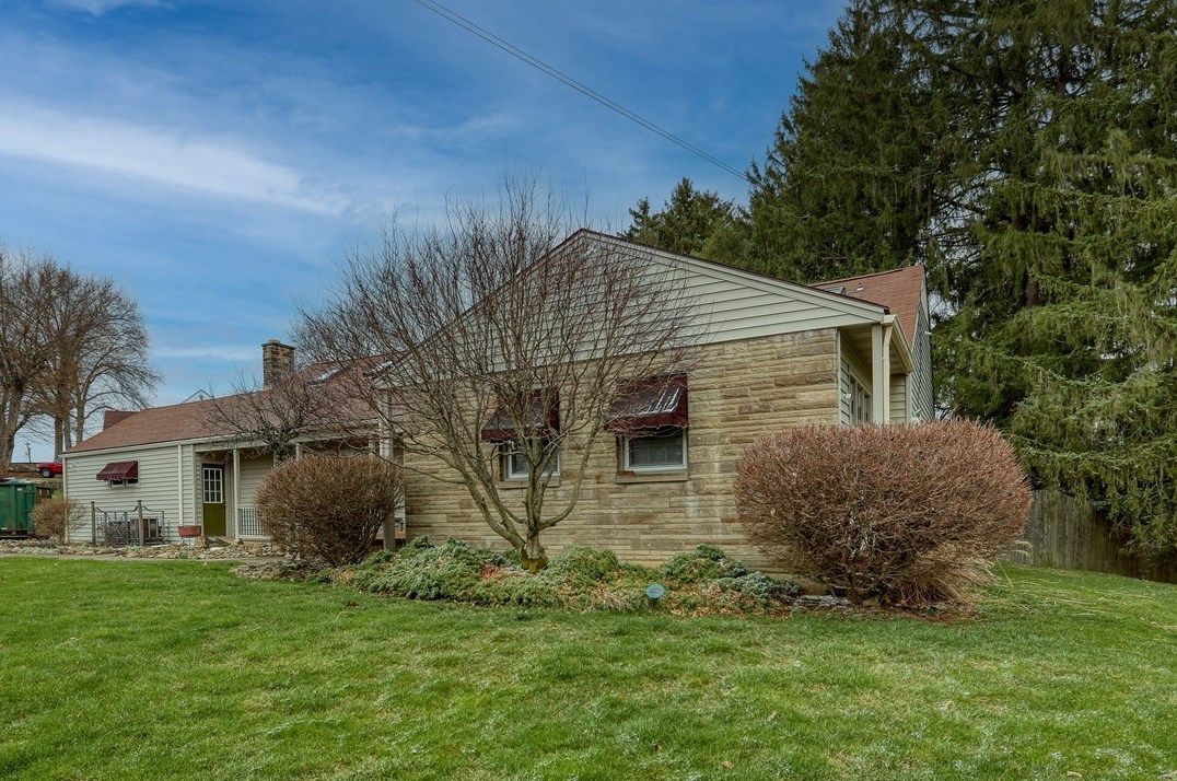 123 Creighton St, Beaver Falls PA  15010-1225 exterior