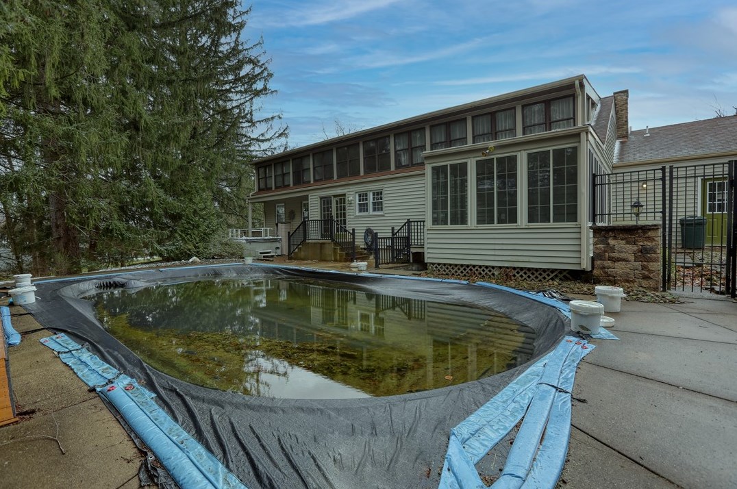 123 Creighton St, Beaver Falls PA  15010-1225 exterior