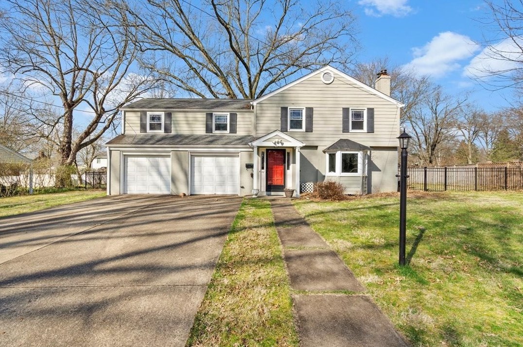 42 Crystal Dr, Oakmont, PA 15139