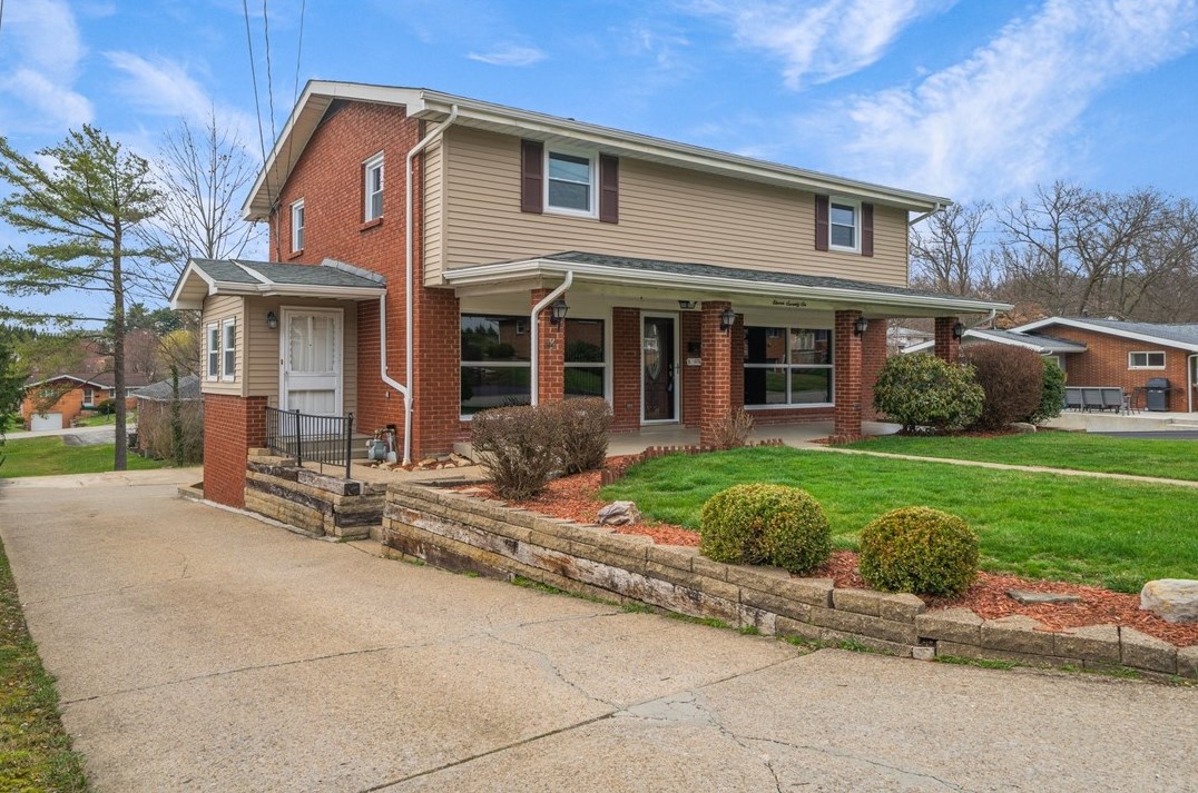 1176 Rosedale Dr, Greensburg, PA 15601-5614