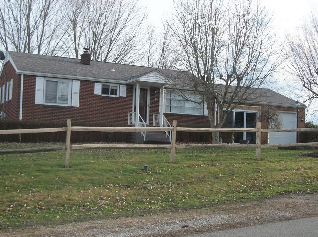 210 Maple St, Fairdale, PA 15320