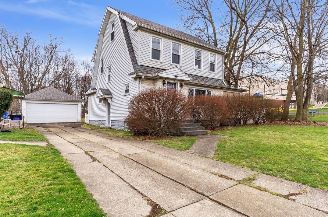 1508 Roemer Blvd, Hermitage, PA 16121-1752