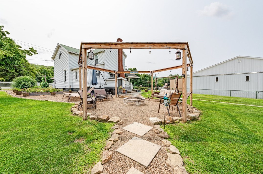 1355 State Route 217, Derry, PA 15627