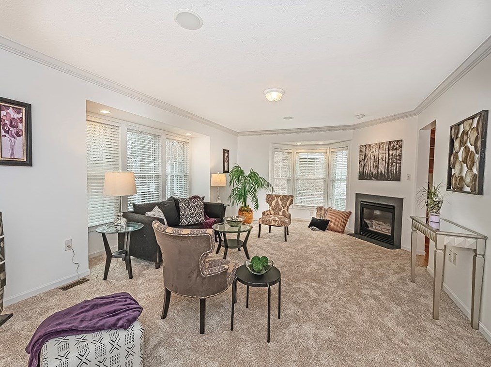 125 Chapel Harbor Dr, Pittsburgh, PA 15238-3155