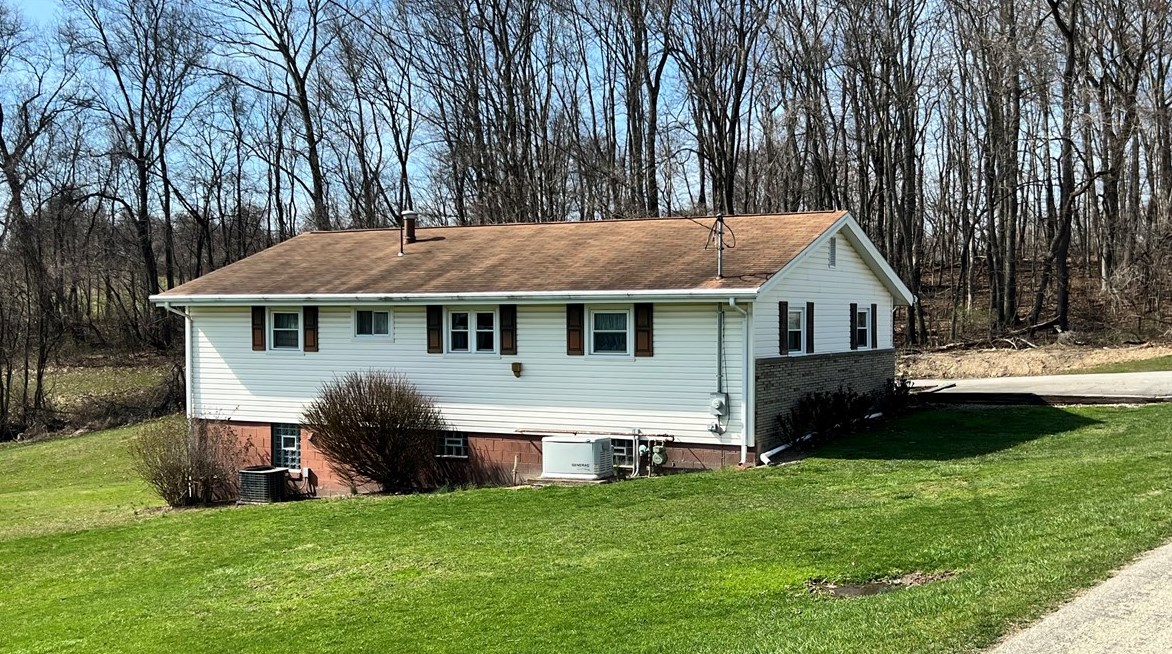 239 Lusk Rd, Bentleyville, PA 15314