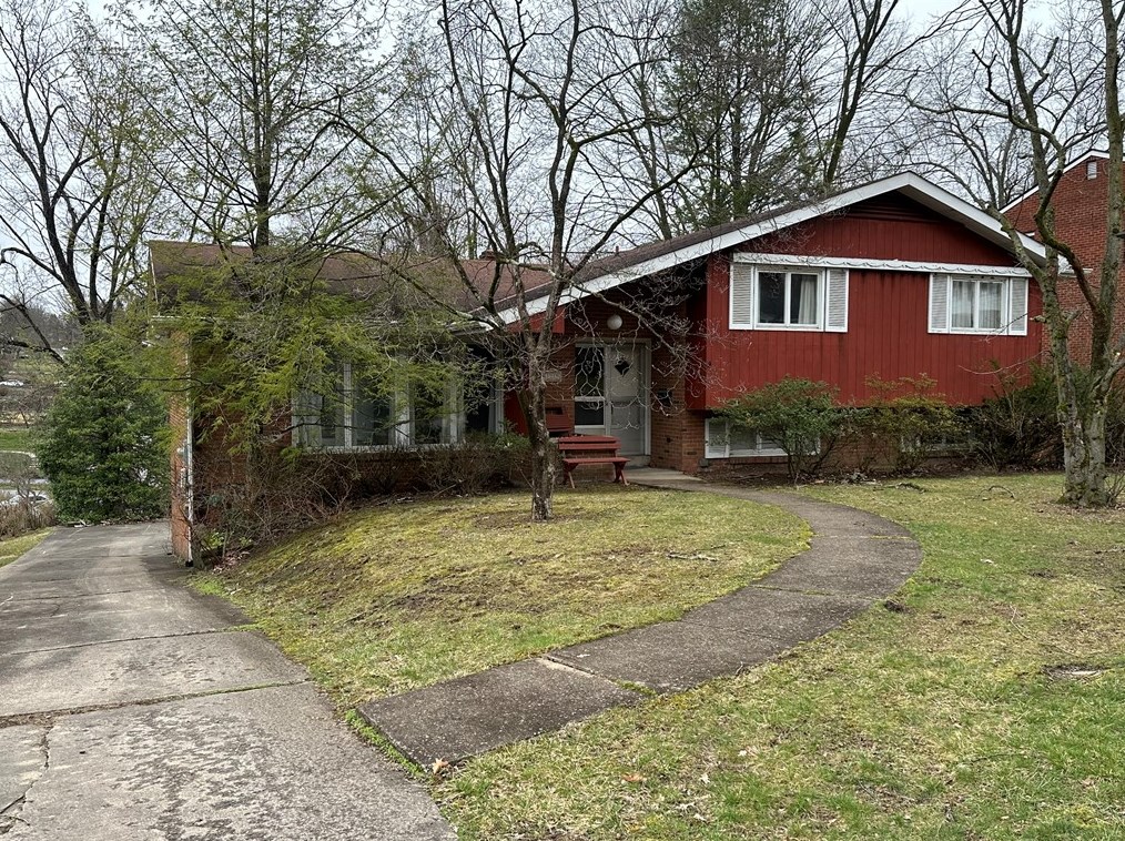 1219 Holy Cross Dr, Monroeville, PA 15146
