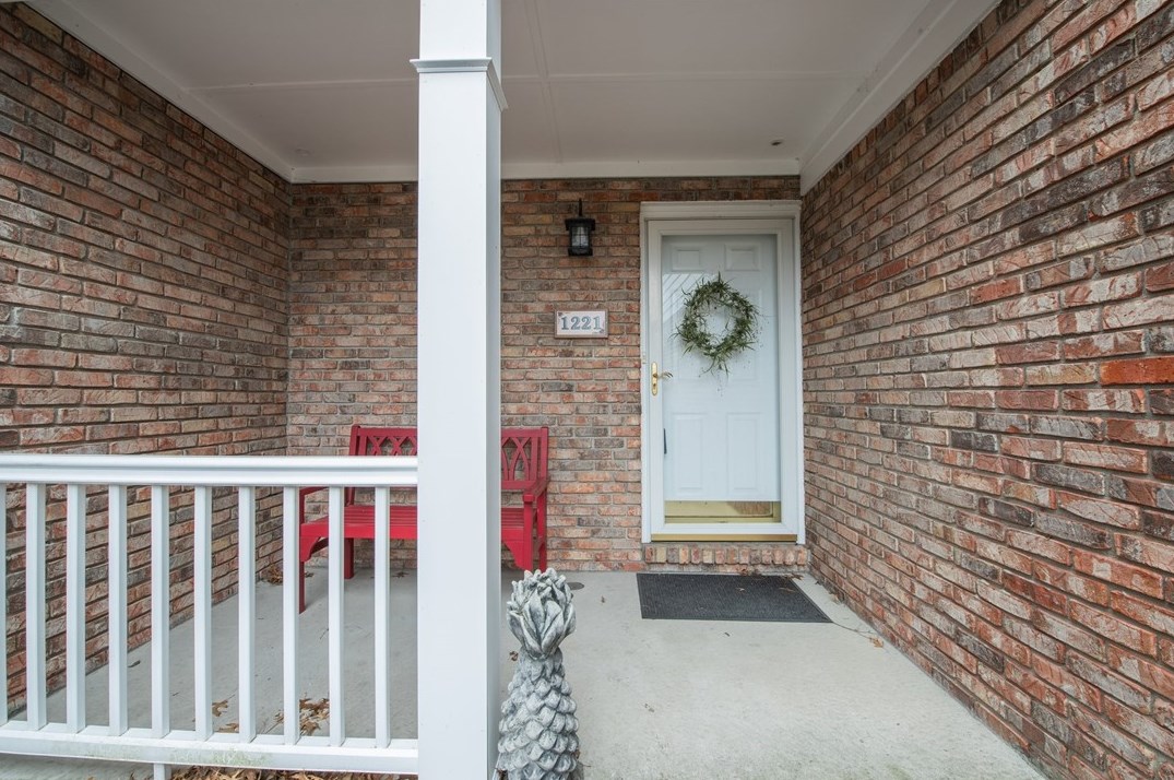1221 Parkside Dr South, Bridgeville, PA 15017