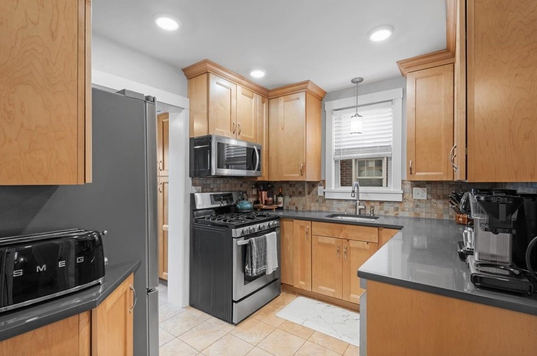 1434 Morningside Ave, Pittsburgh PA  15206-1329 exterior