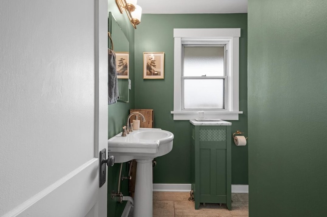 1434 Morningside Ave, Pittsburgh PA  15206-1329 exterior