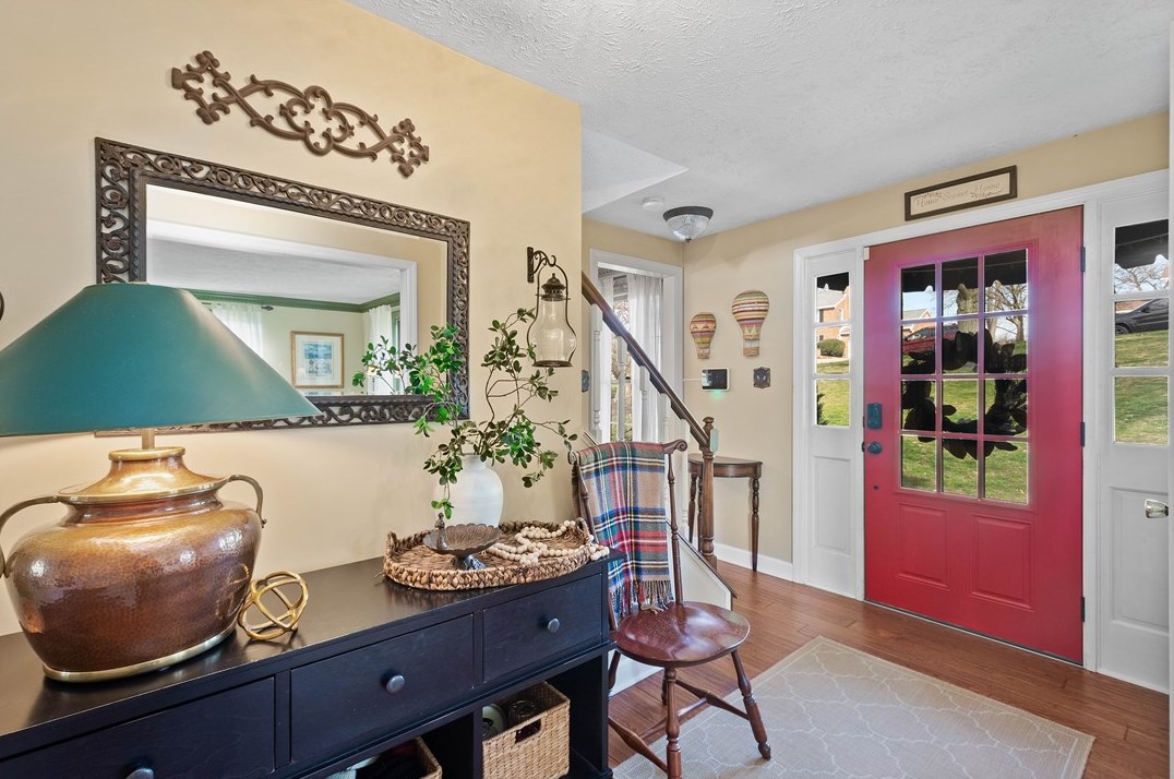 1692 Ewing Cir, Pittsburgh, PA 15241-2702