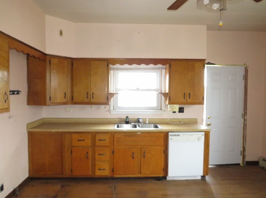 1927 Ridge Ave, New Kensington, PA 15068-4041