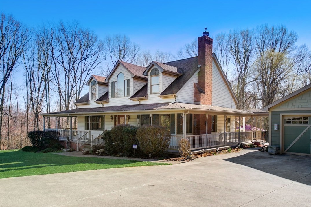 226 Kaufman Rd, Evans City, PA 16033