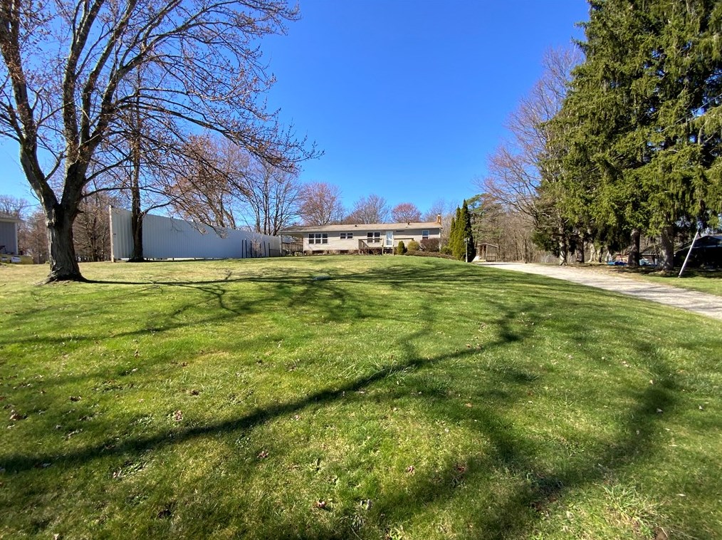 147 Harshaville Rd, Clinton, PA 15026-1422