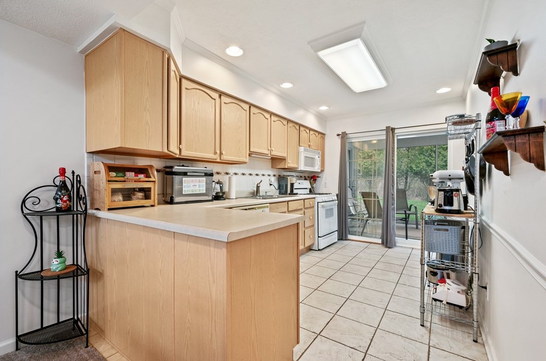 583 Newport Dr, Pittsburgh PA  15235-3239 exterior