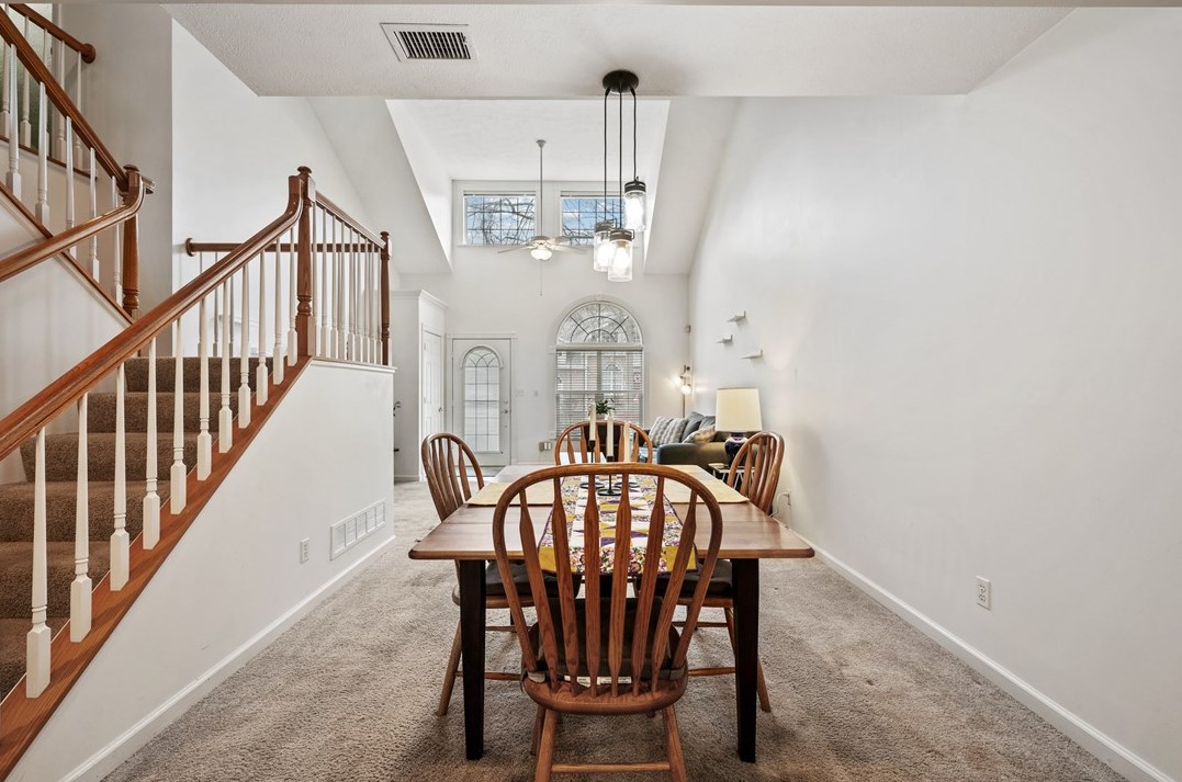 583 Newport Dr, Pittsburgh PA  15235-3239 exterior