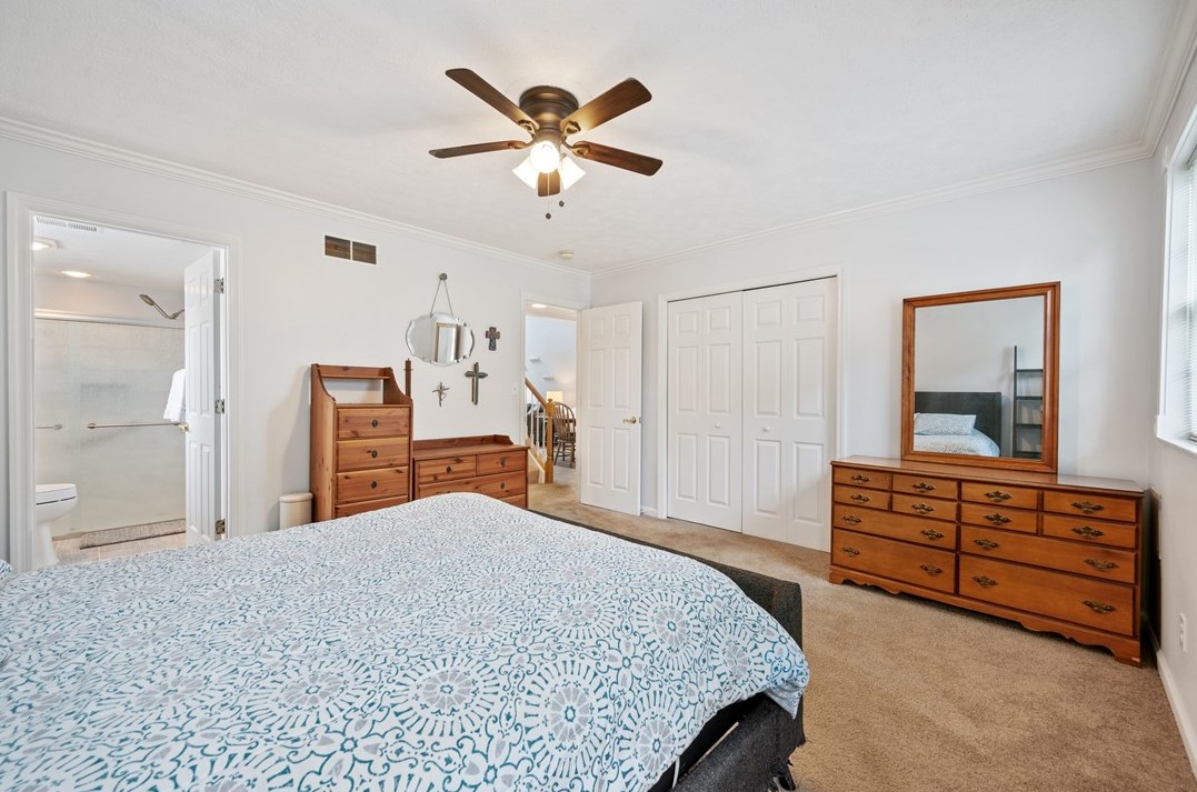 583 Newport Dr, Pittsburgh PA  15235-3239 exterior