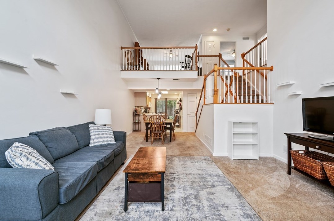 583 Newport Dr, Pittsburgh PA  15235-3239 exterior