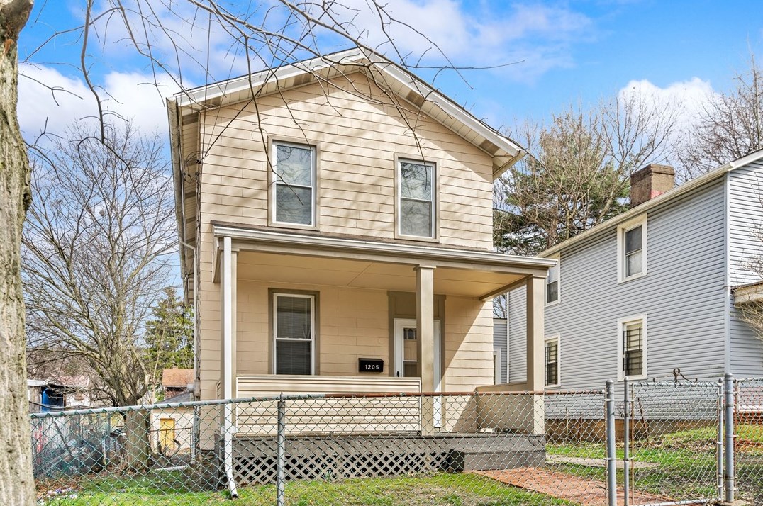 1205 Hill Ave, Pittsburgh, PA 15221-1878