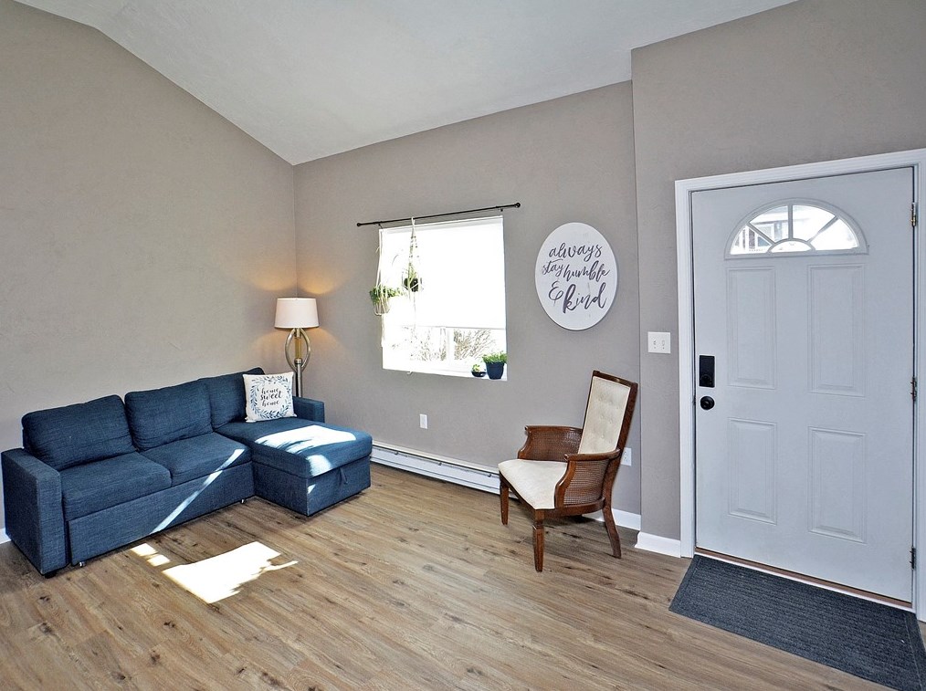 230 Fairmont Ave, Trafford, PA 15085-1533