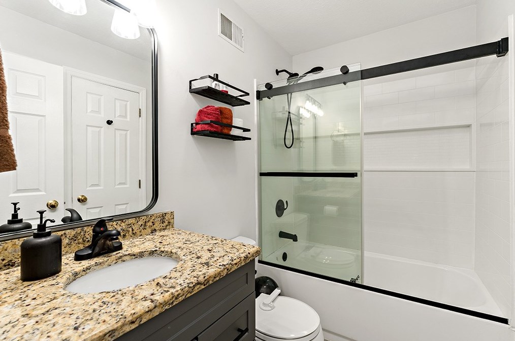 44 18 St, Pittsburgh PA 15222-4401 exterior