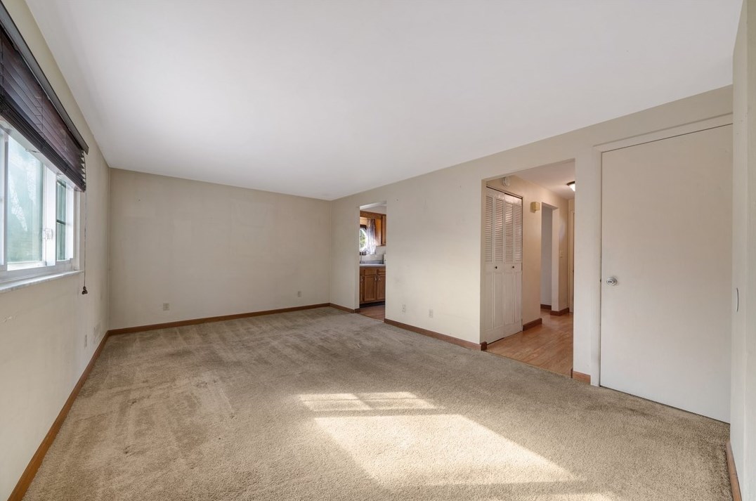 199 E White Oak Dr #a, Delmont, PA 15626