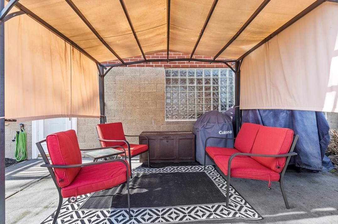 2745 Orlando Pl, Pittsburgh PA  15235-4116 exterior