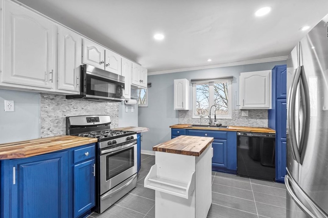 2745 Orlando Pl, Pittsburgh PA  15235-4116 exterior