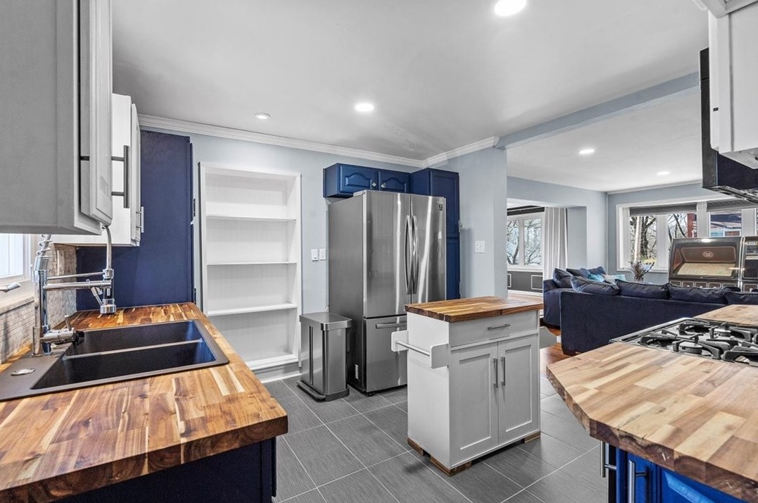 2745 Orlando Pl, Pittsburgh PA  15235-4116 exterior