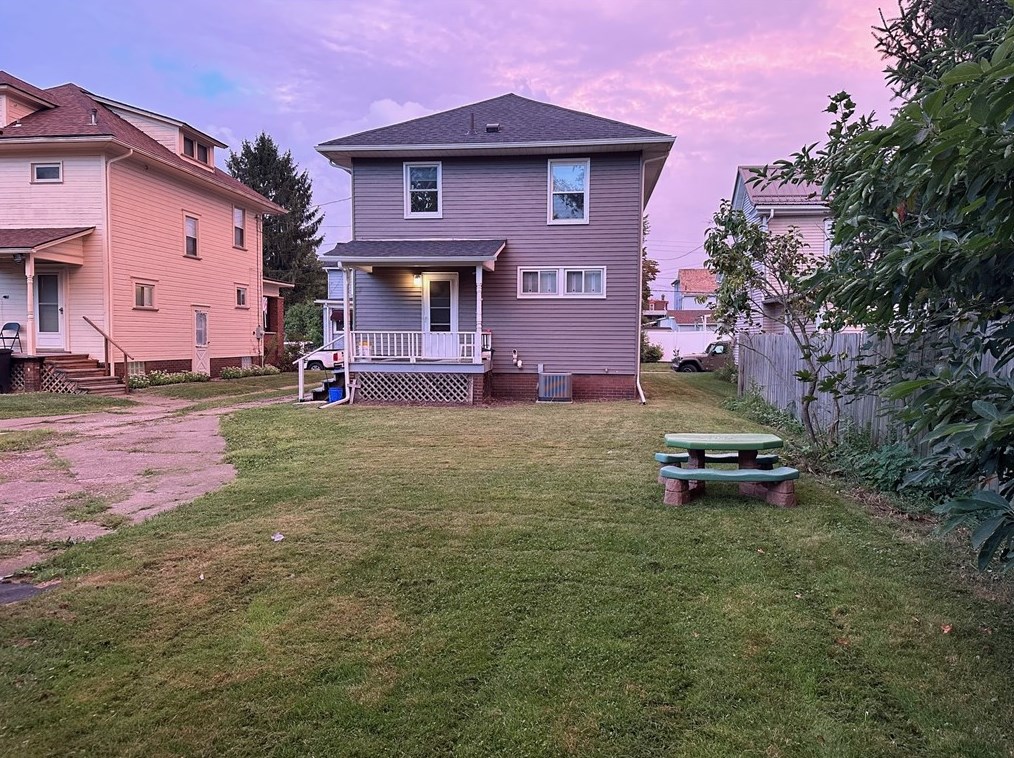 461 Commerce St, Beaver, PA 15009-2038