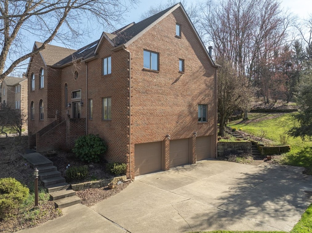 74 Lintel Dr, Canonsburg, PA 15317