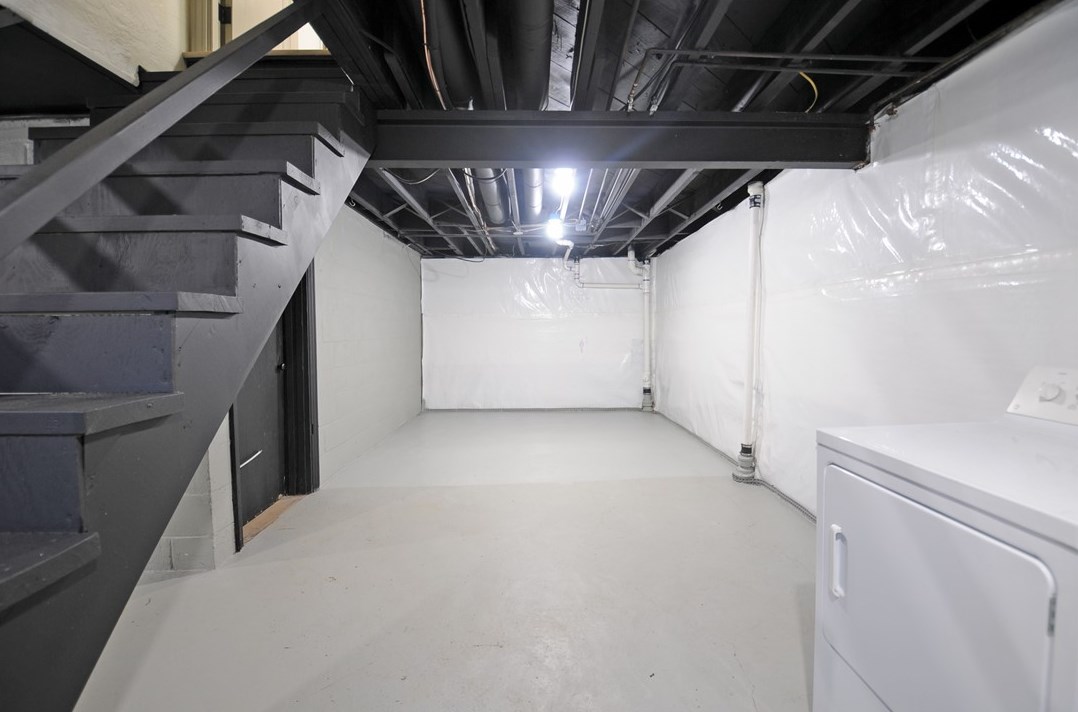 2423 Kingwood St, Pittsburgh PA  15234-3155 exterior