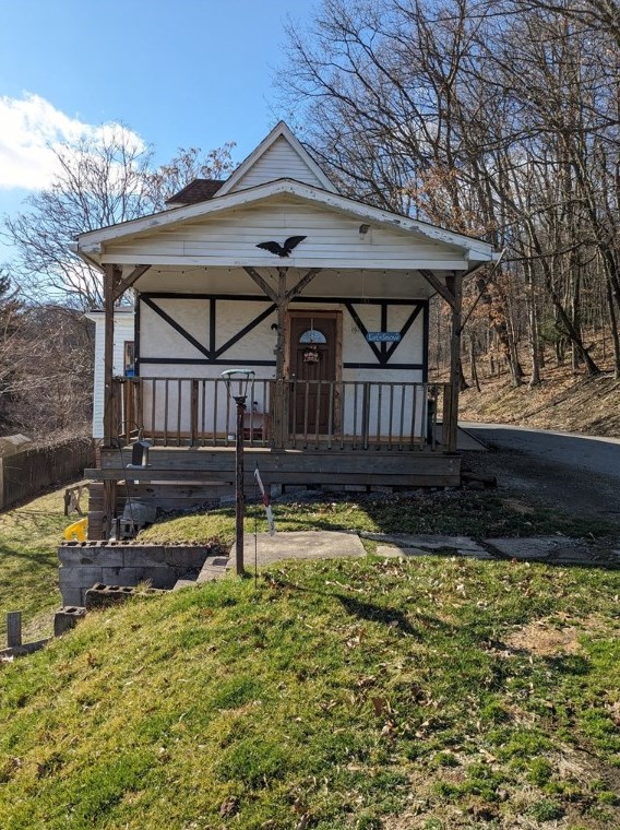 150 Carl Ave, Butler, PA 16001-2074