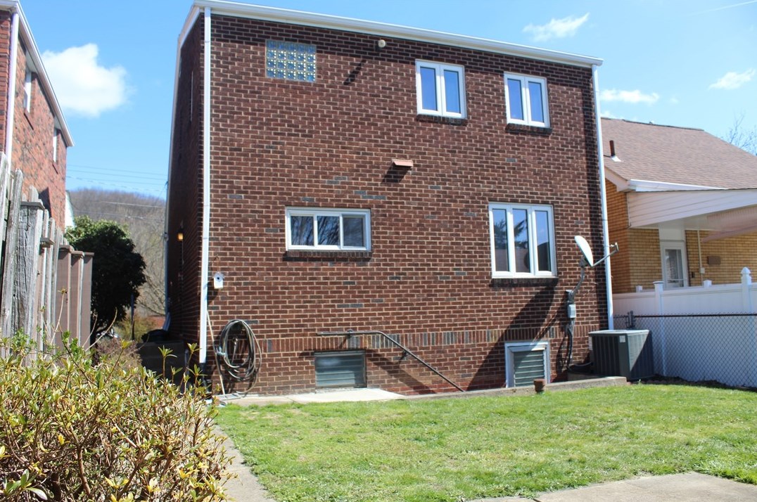 305 Wilson Ave, Ambridge, PA 15003-2165