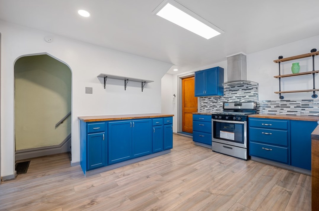 1820 Westmont Ave, Pittsburgh PA 15210-3853 exterior