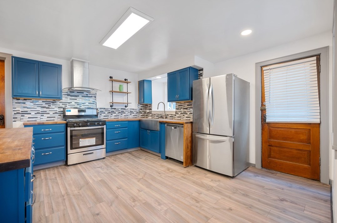 1820 Westmont Ave, Pittsburgh PA 15210-3853 exterior