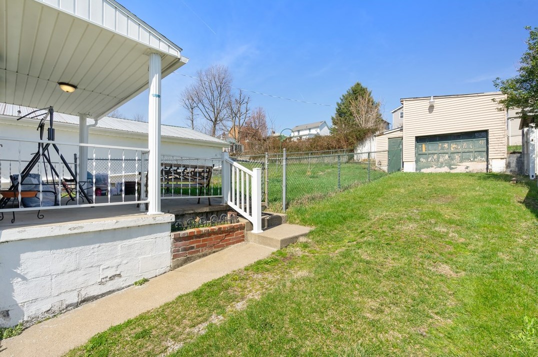 120 Walter St, Oliphant Furnace, PA 15401