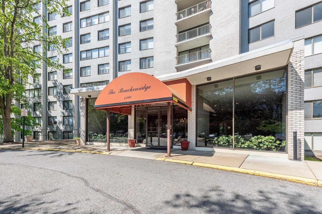 1160 Bower Hill Rd, Pittsburgh PA  15243-1350 exterior