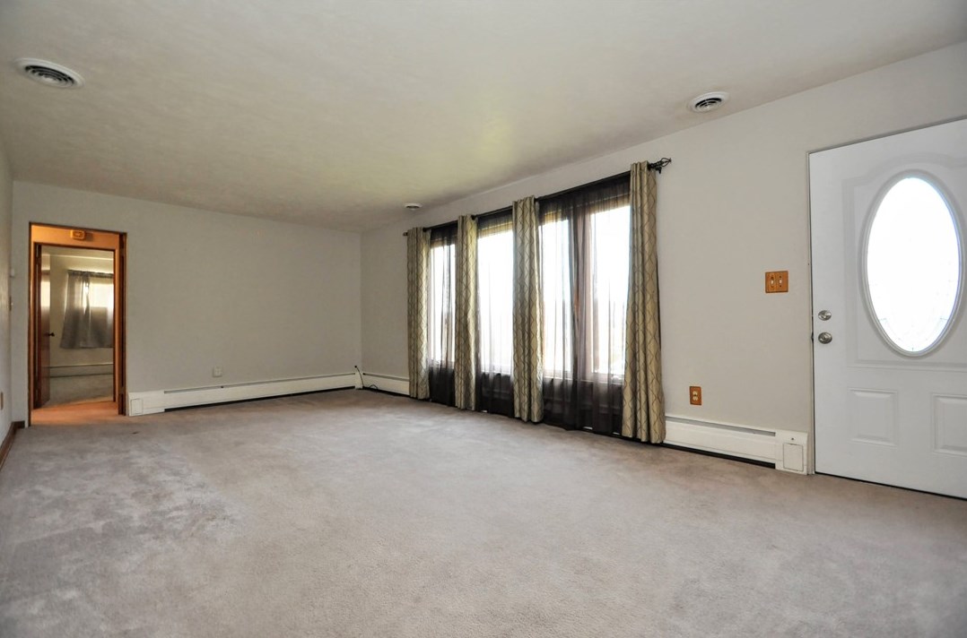 1101 Howard St, West Newton, PA 15089-1433